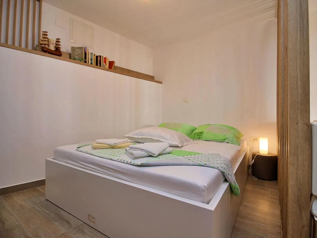 Apartment Borka-3 By Interhome Trogir